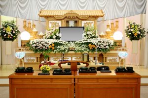 ดอกไม้หน้าหีบศพ